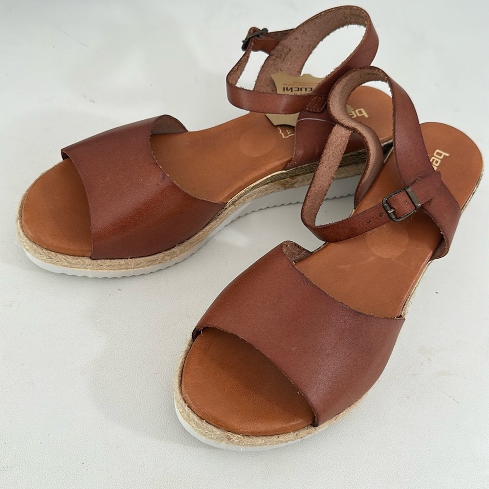 Bertuchi Spain Leather Brown Sandals NWT size 41